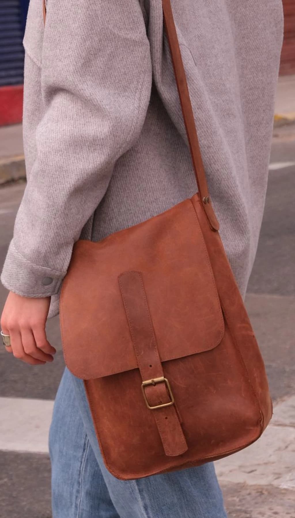 MATERA MORRAL TIMBÓ, HEBILLA FRONTAL, Cuero Blando Color Suela